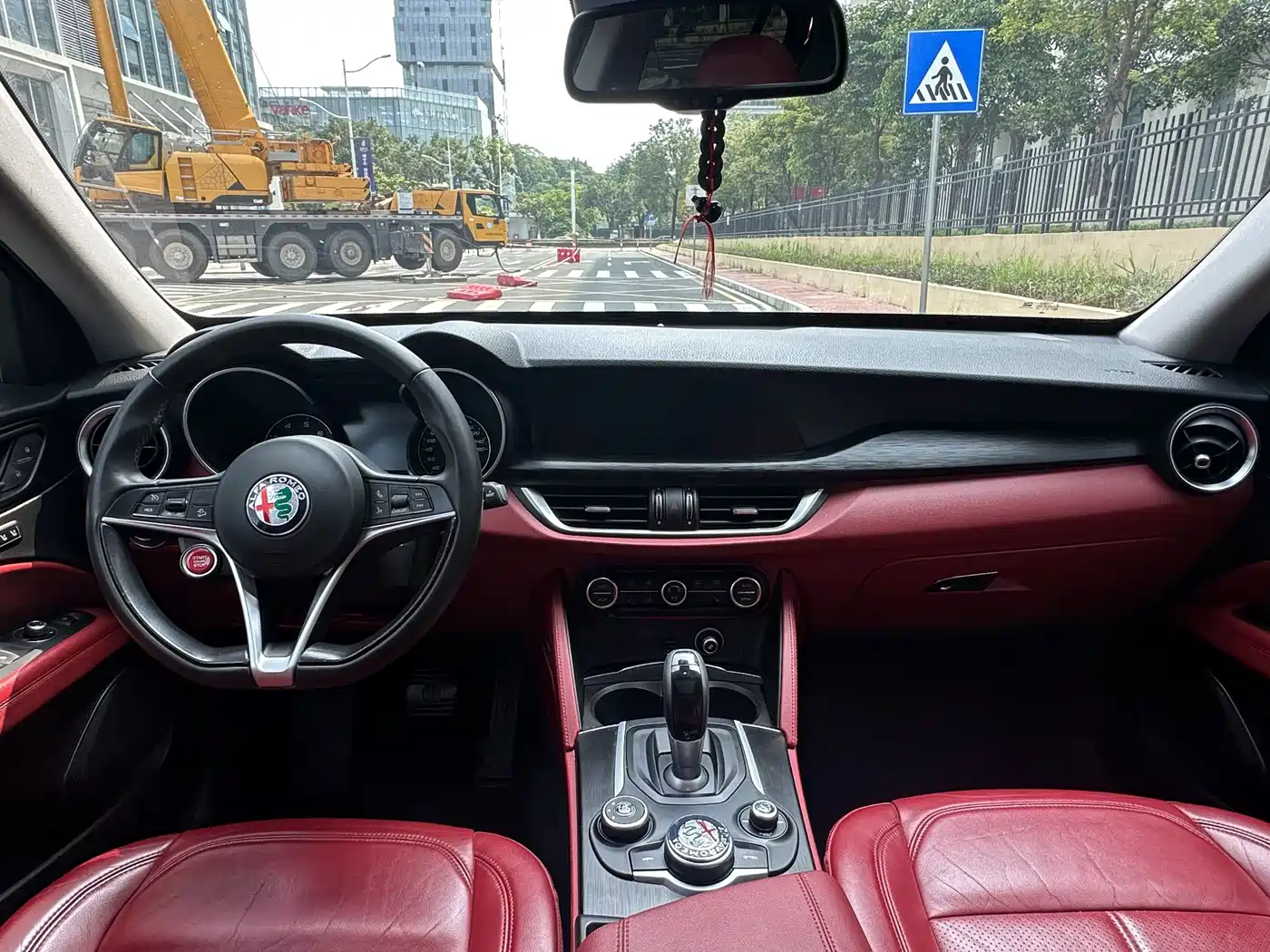 Alfa Romeo Stelvio 2018 2017 2.0T 200HP Luxury Edition