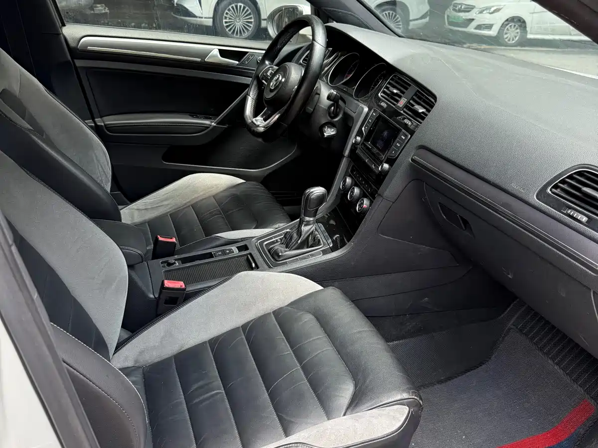 Volkswagen Golf 2016 1.4TSI Automatic R-Line фото 6