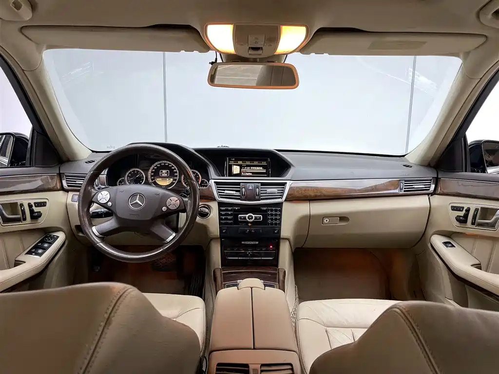 Mercedes-Benz E-Class 2012 E 300 L Elegance Model фото 21