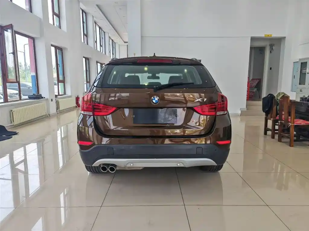 BMW X1 2014 sDrive18i Leading Edition фото 8
