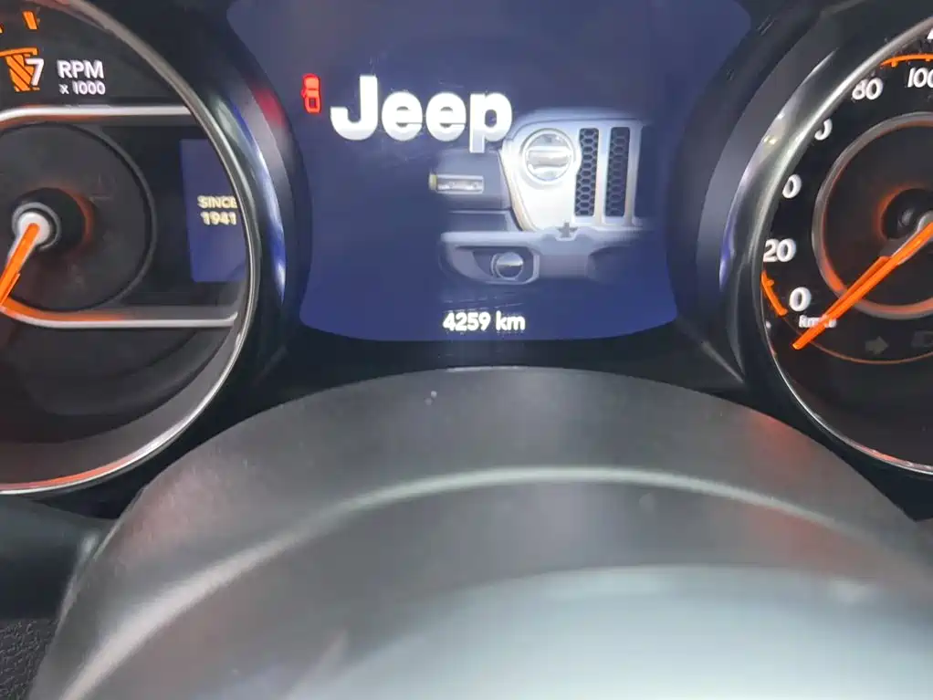 Фото 5 - Jeep Gladiator