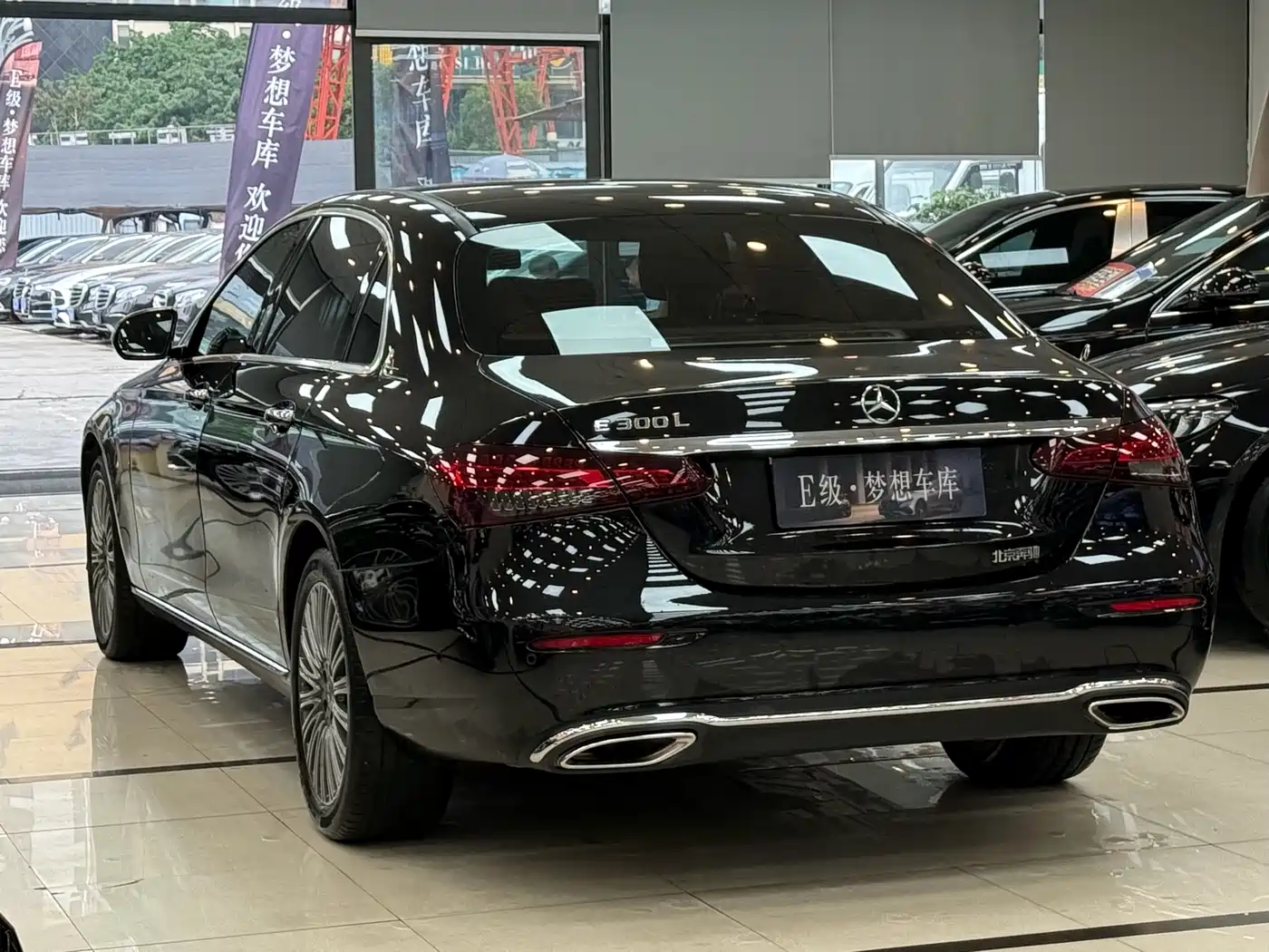 Mercedes-Benz E-Class 2022 E 300 L Luxury фото 25
