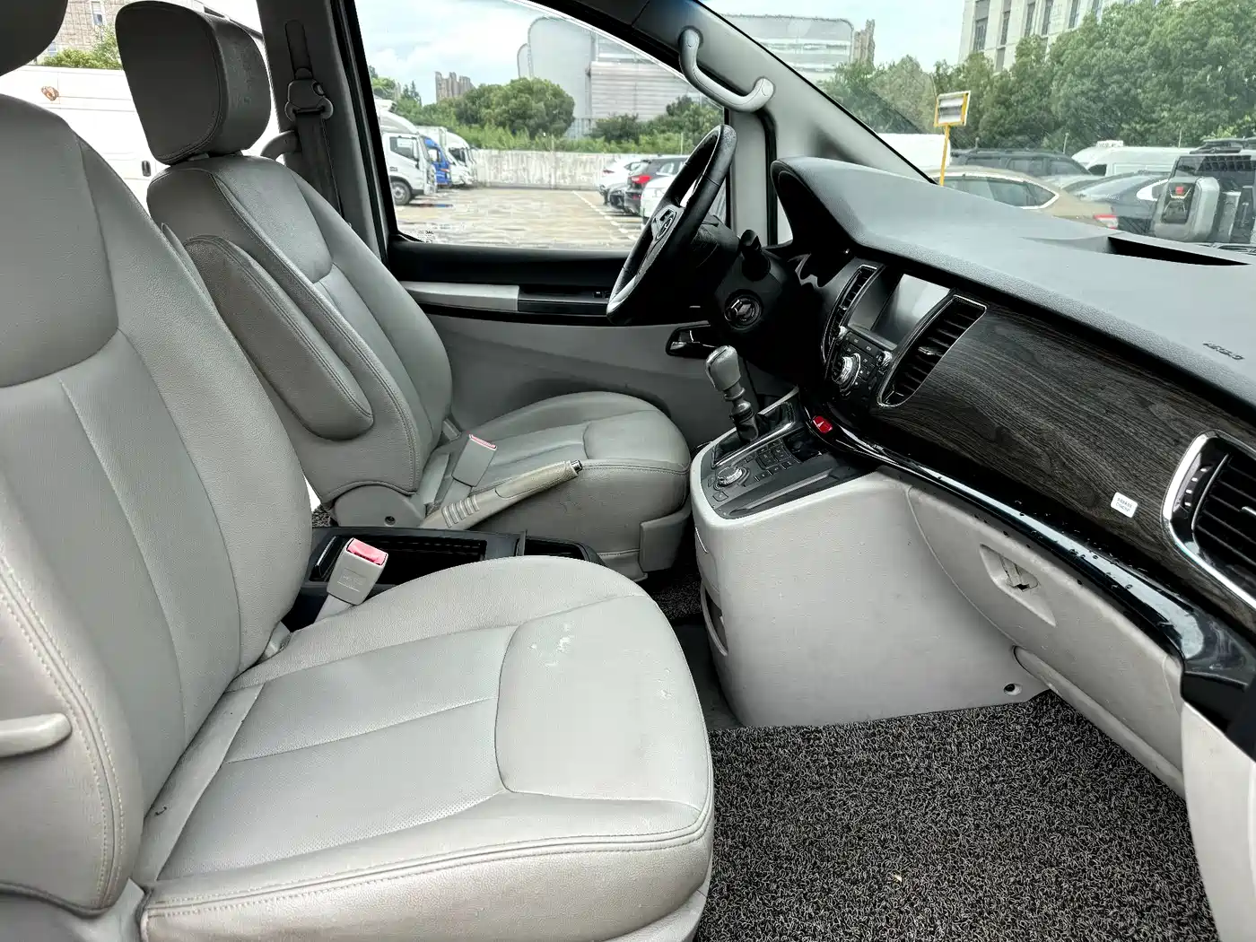 JAC Motors Refine M5 2015 2014 Color Tour 2.0T Gasoline Manual Executive