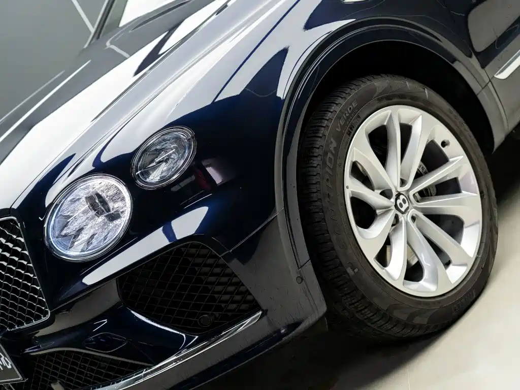 Bentley Bentayga 2025 2024 4.0T V8 Long Wheelbase