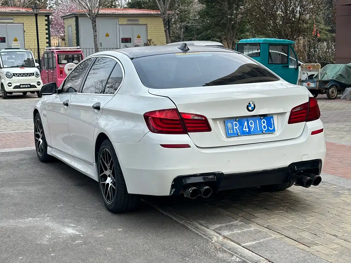 BMW 5 Series 2012 523Li Luxury фото 4
