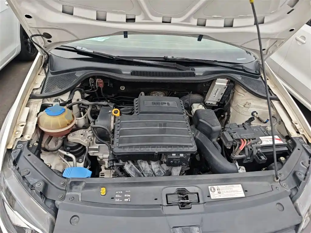 Volkswagen Polo 2014 1.4L Manual Trend Edition фото 20