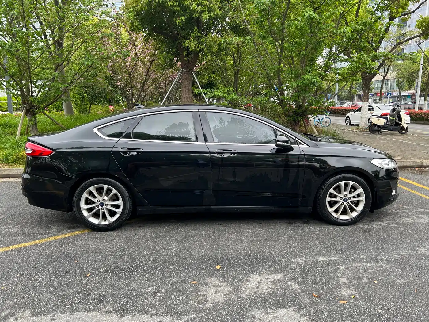 FORD MONDEO