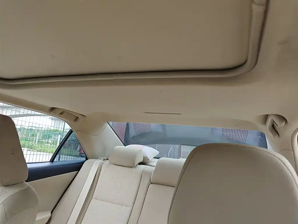 Toyota Camry 2015 2.0E Elite Edition фото 25
