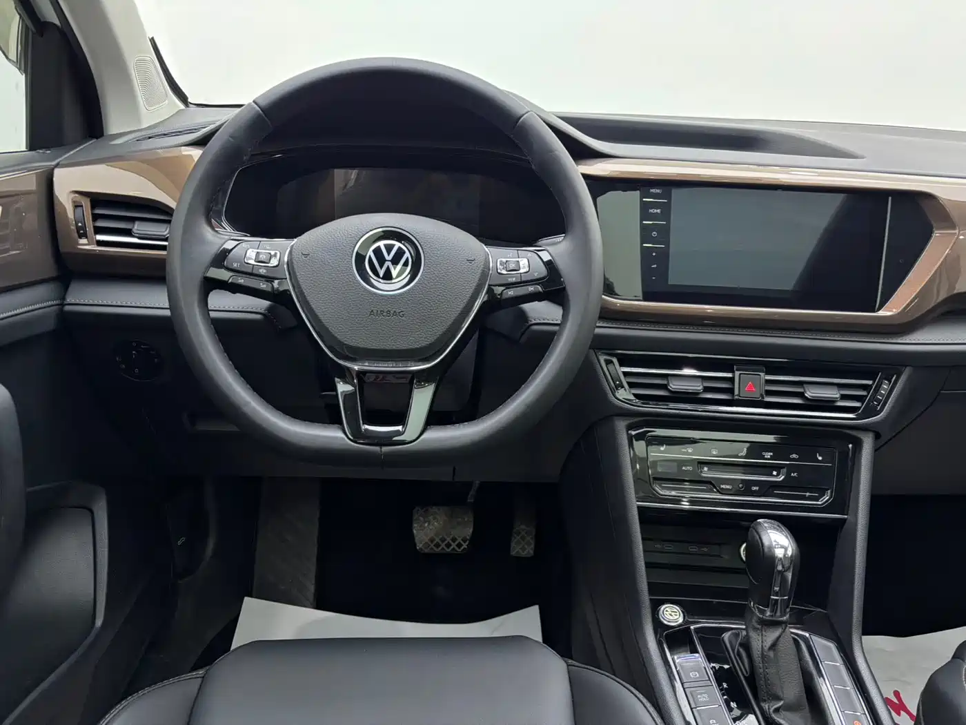 Volkswagen Tharu 2022 280TSI FWD Luxury Edition фото 6