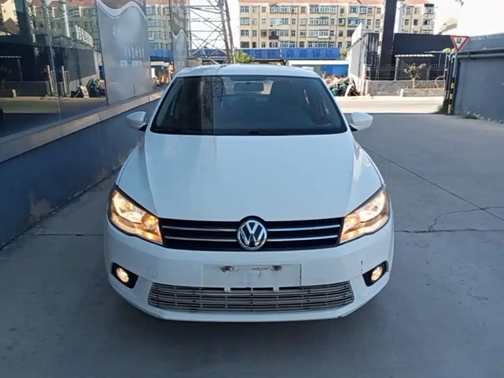 Volkswagen Jetta 2015 1.6L Manual Comfort фото 3