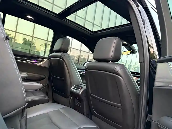 Cadillac XT6 2022 2.0T 6-Seater 4WD Luxury Edition фото 6
