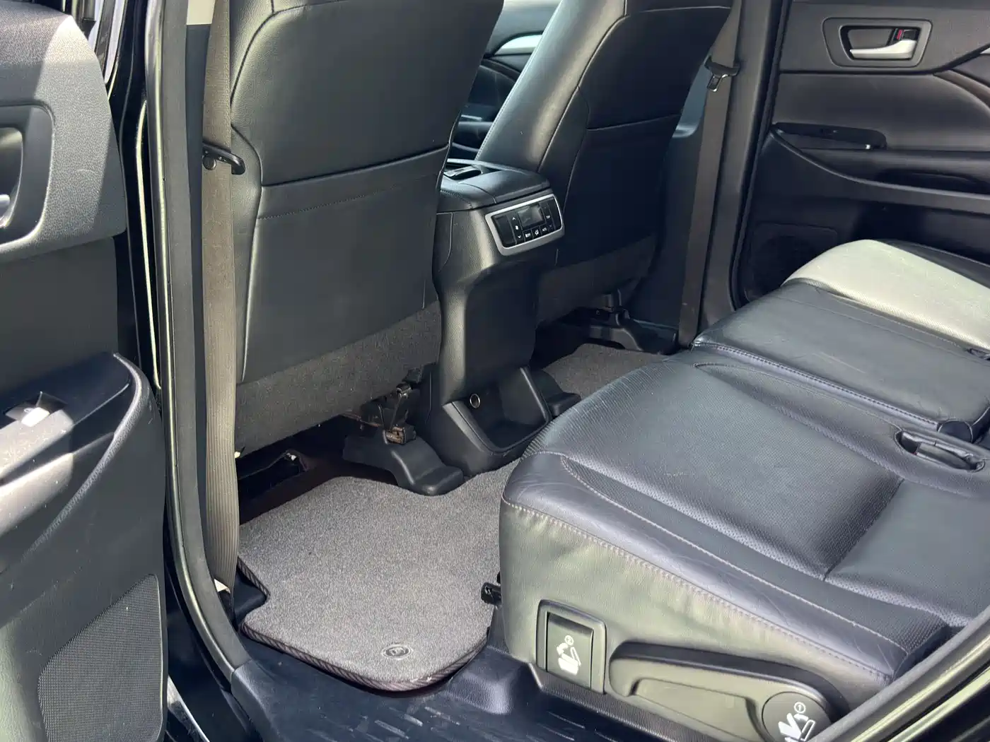 Toyota Highlander 2015 2.0T AWD Luxury Edition 7-seater фото 6