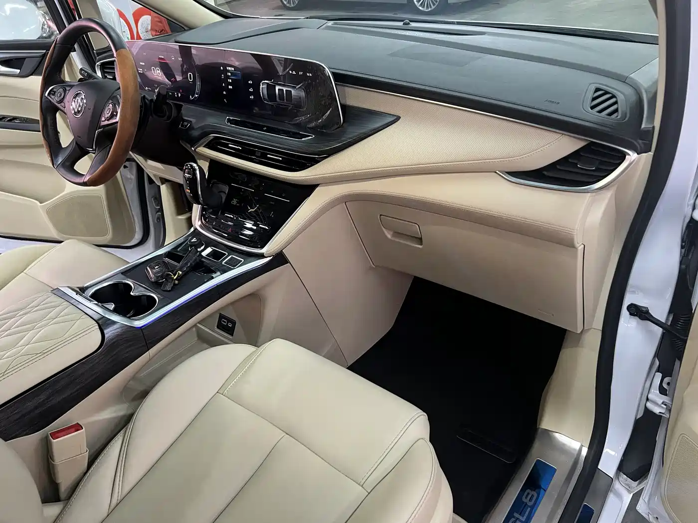Buick GL8 2023 ES Landmaster Exclusive фото 9