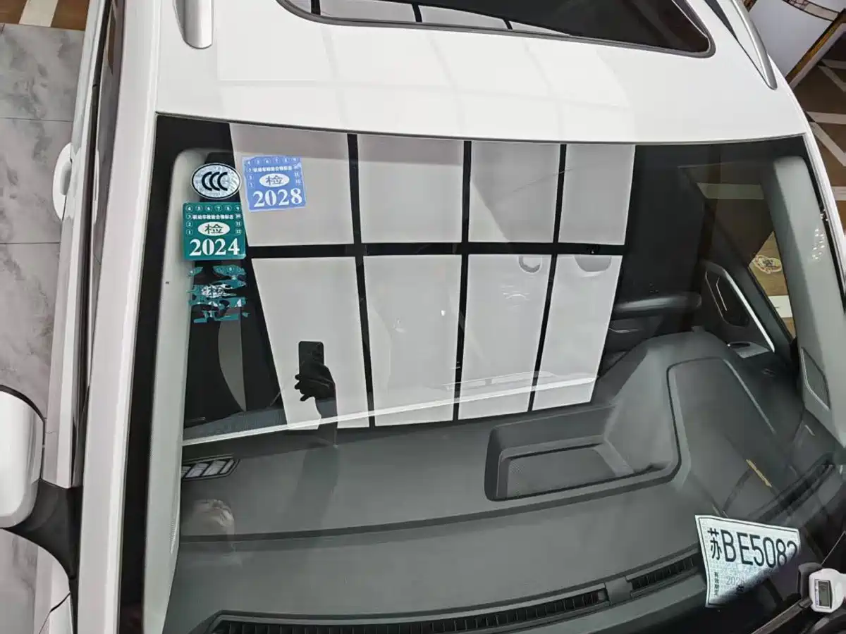 VOLKSWAGEN EXPLORING THE SHADOW