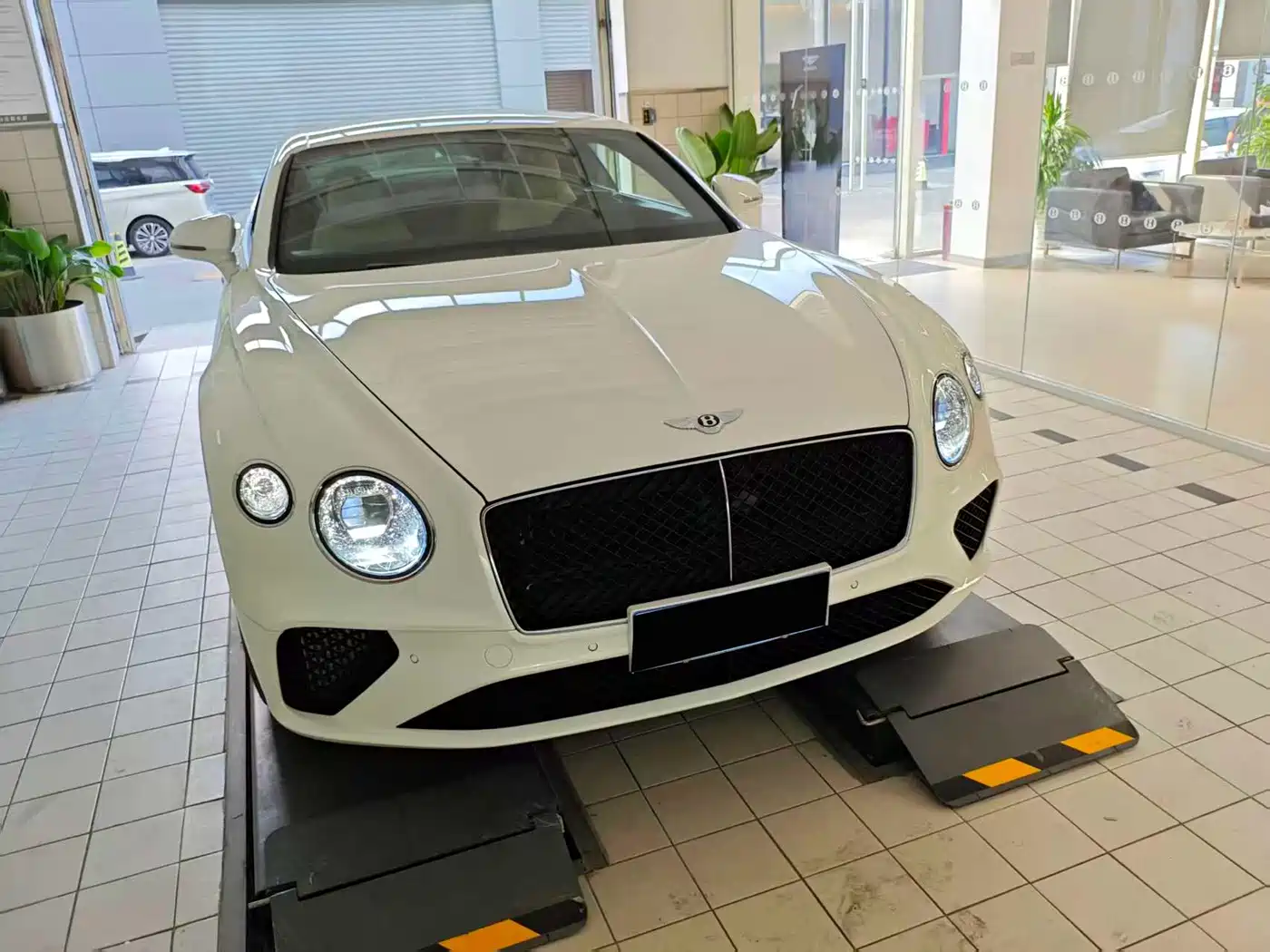 Bentley Continental 2024 2024 GT V8 Edition 8