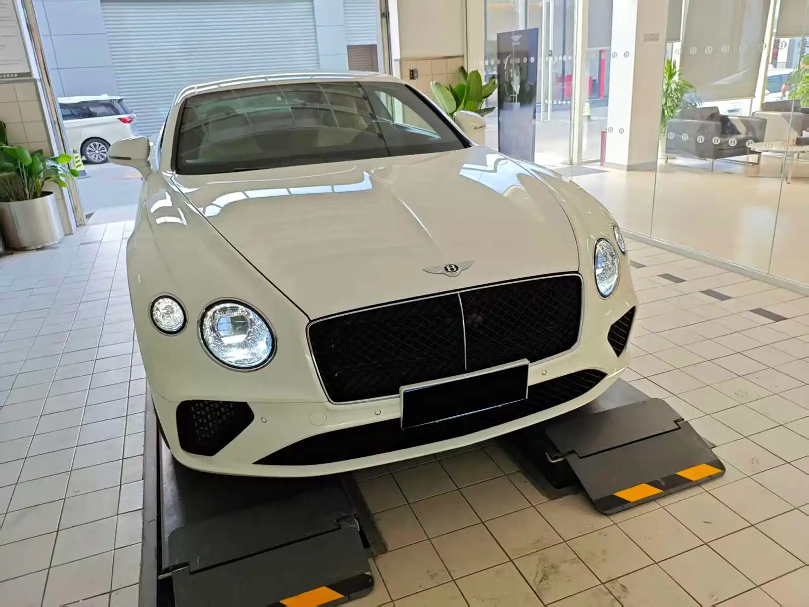 Фото 2 - Bentley Continental