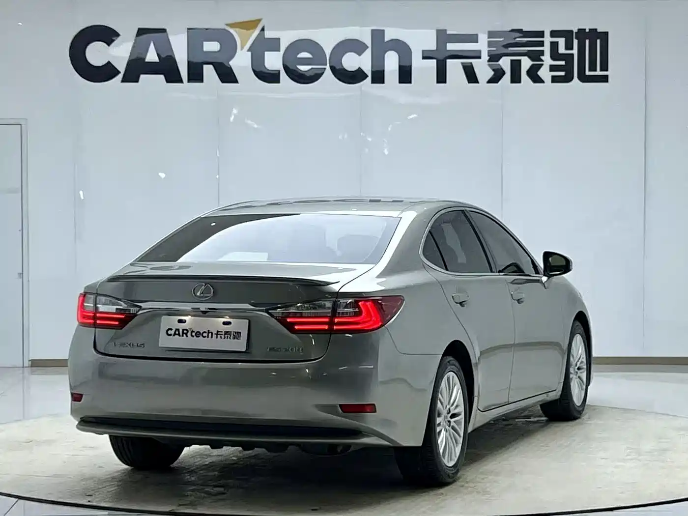 Lexus ES 2015 200 Elite Edition фото 15
