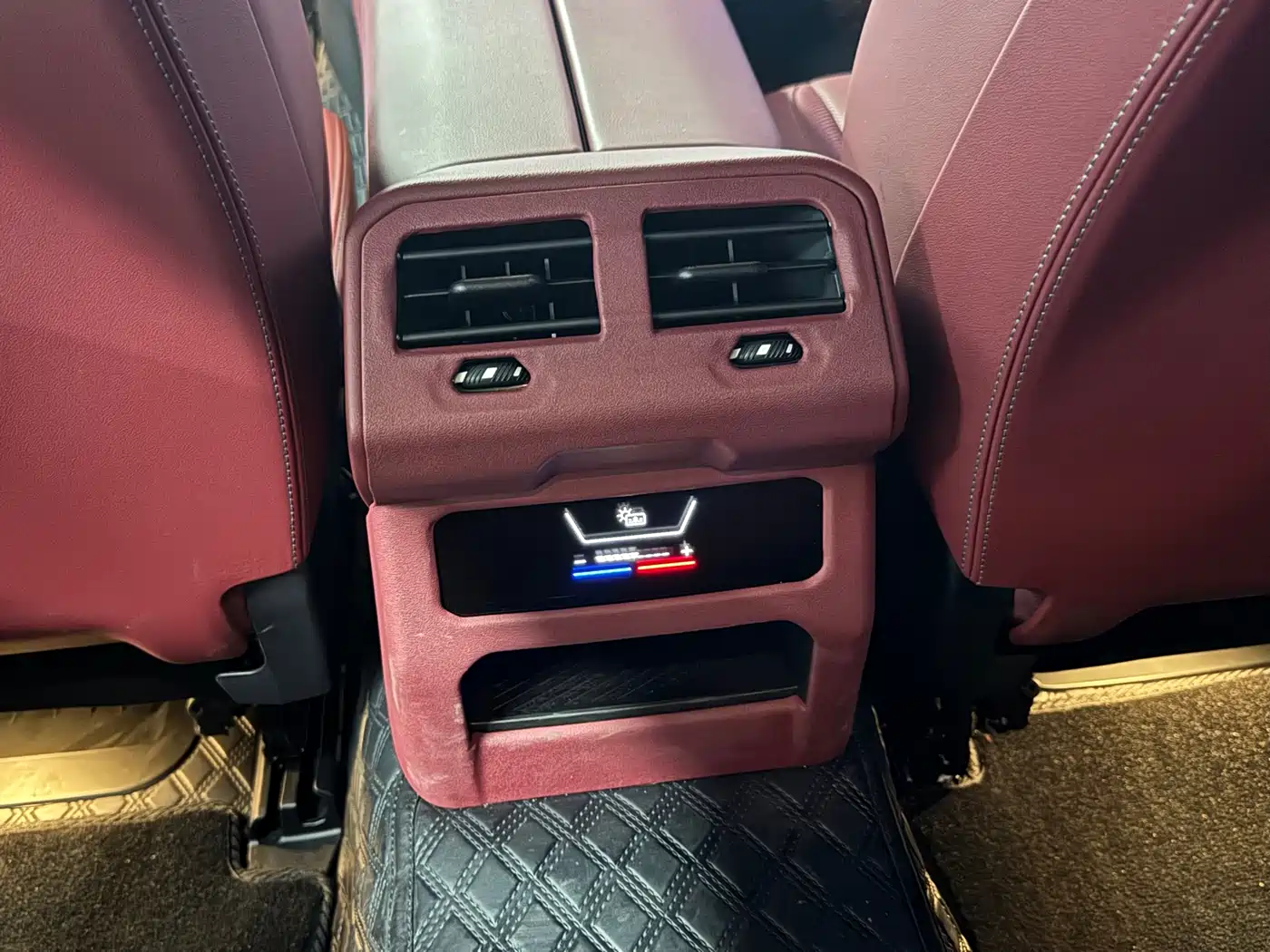 BMW 5 Series 2024 530Li Leading M Sport Package фото 8