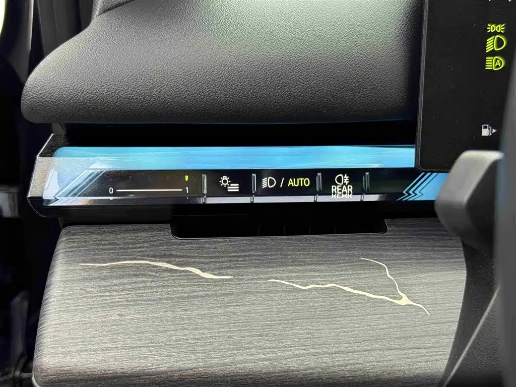 BMW 5 Series 2024 530Li Premium M Sport Package фото 17