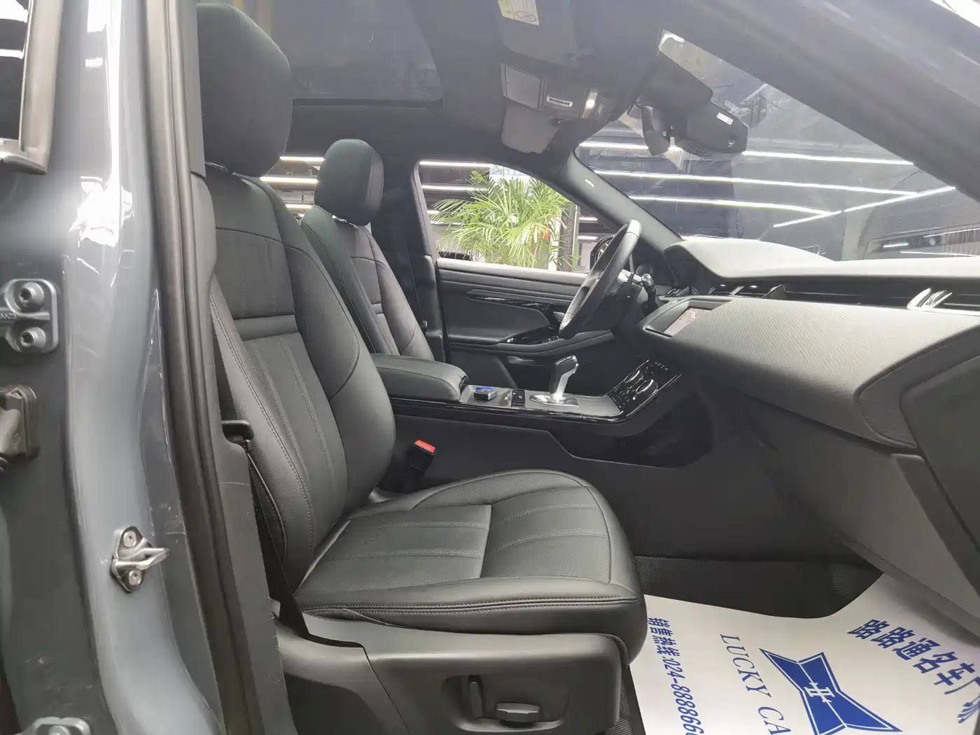 Land Rover Range Rover Evoque 2020 Model 249PS R-DYNAMIC S Gloss Black Sport Edition фото 8