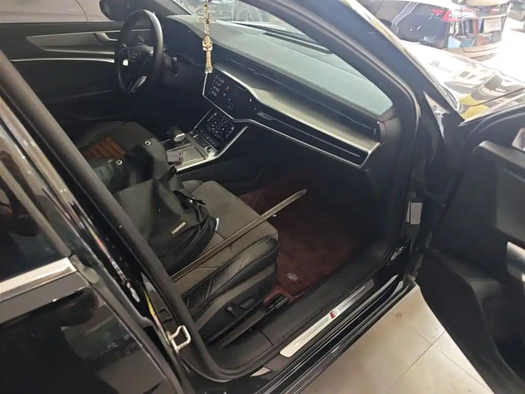 Audi A6L 2021 45 TFSI Exclusive Sport фото 11