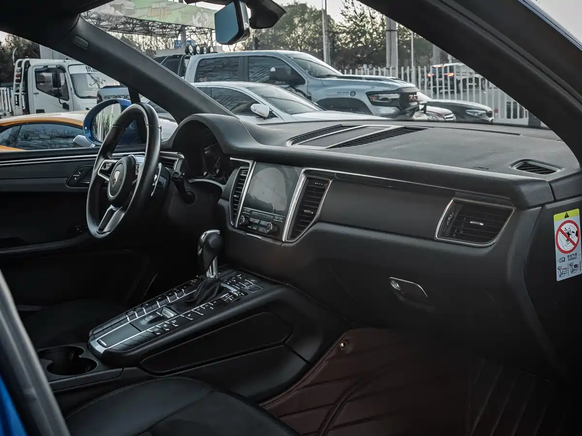 Porsche Macan 2016 Macan 2.0T фото 6