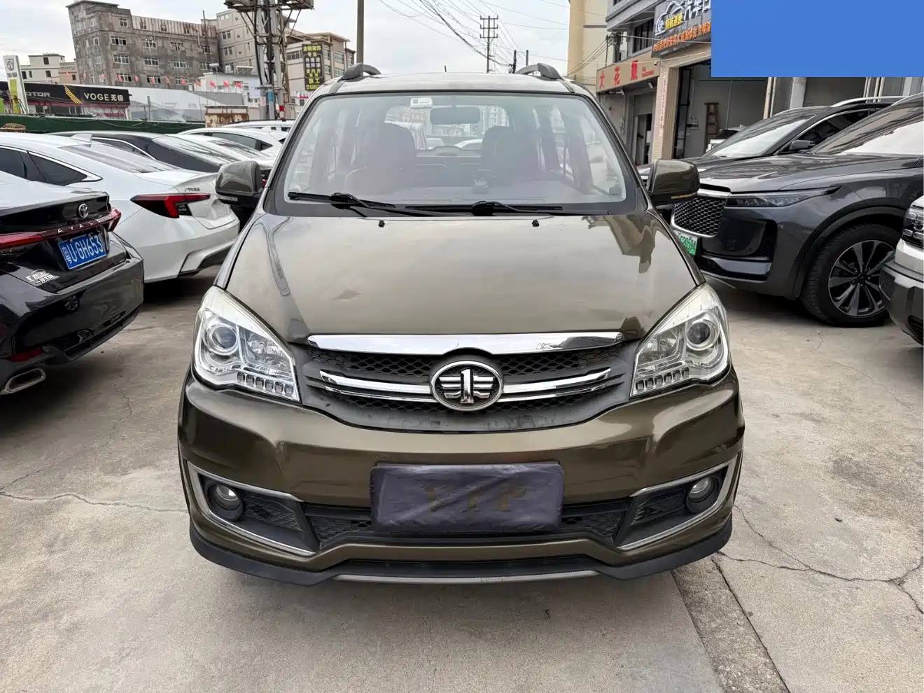 FAW Senya S80 2015 2015 1.5L Manual 7-Seater Navigation Edition