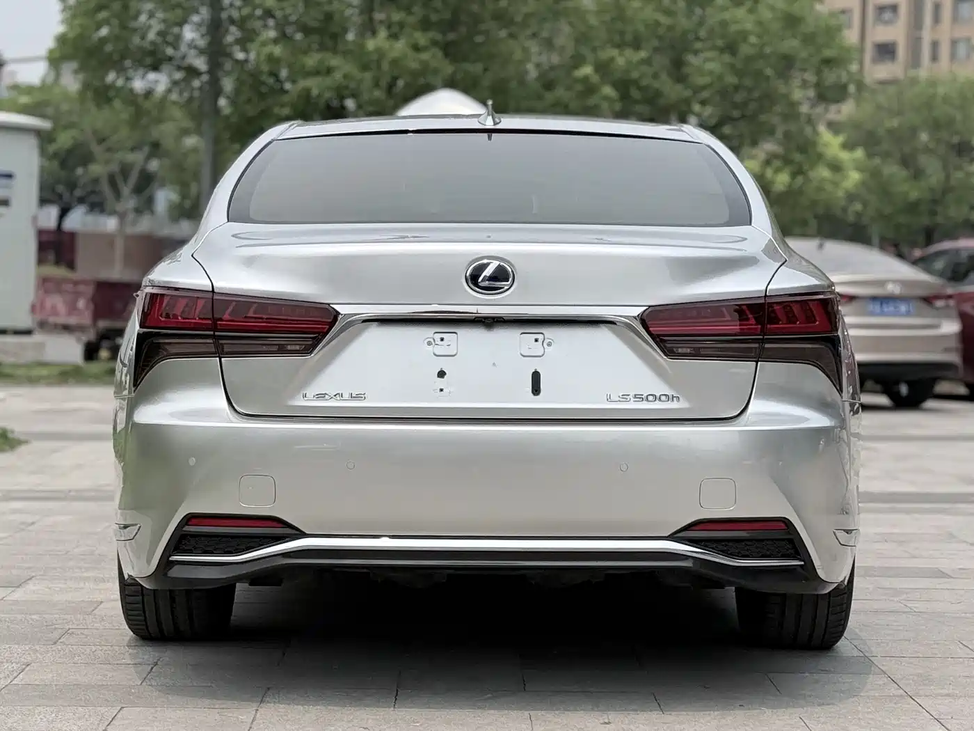 Lexus LS 2021 500h Excellence Edition фото 4