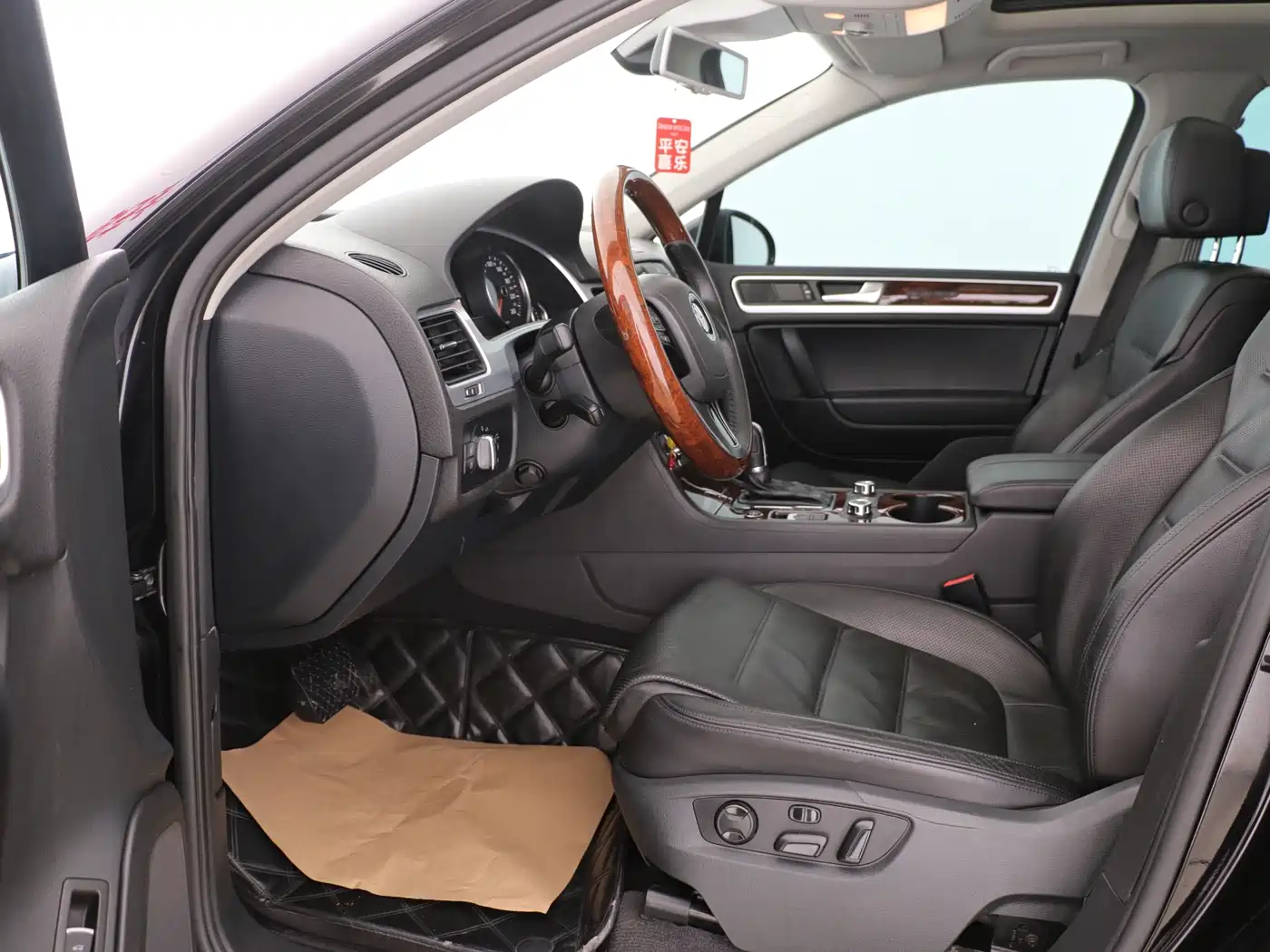 Volkswagen Touareg 2011 3.0TSI Luxury фото 9