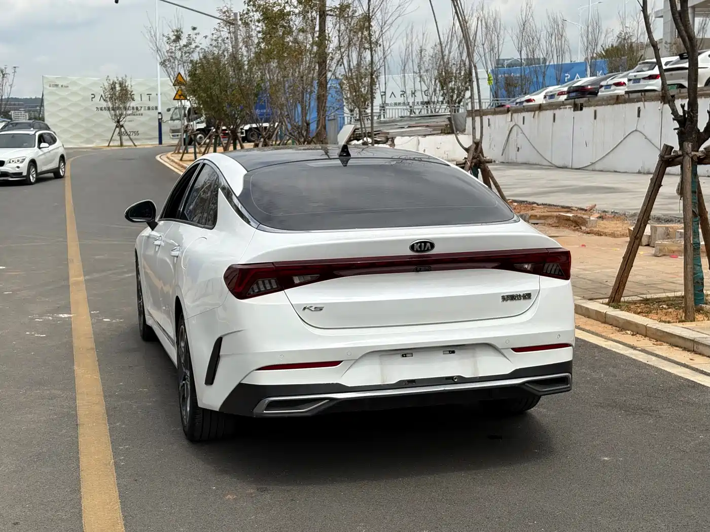 Photo 12 - Kia K5