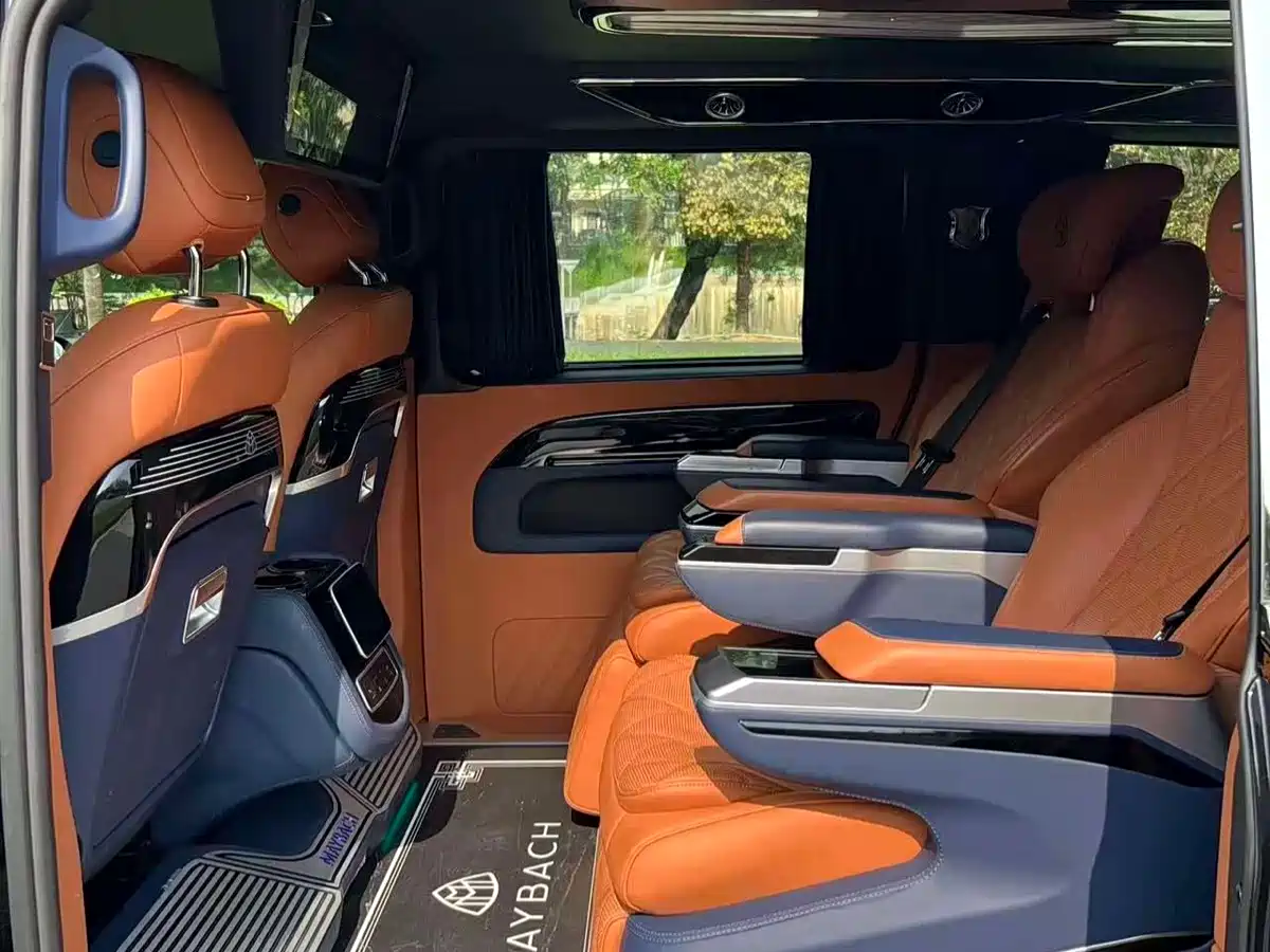 Mercedes-Benz Vito 2024 2.0T Business 7-Seater фото 20