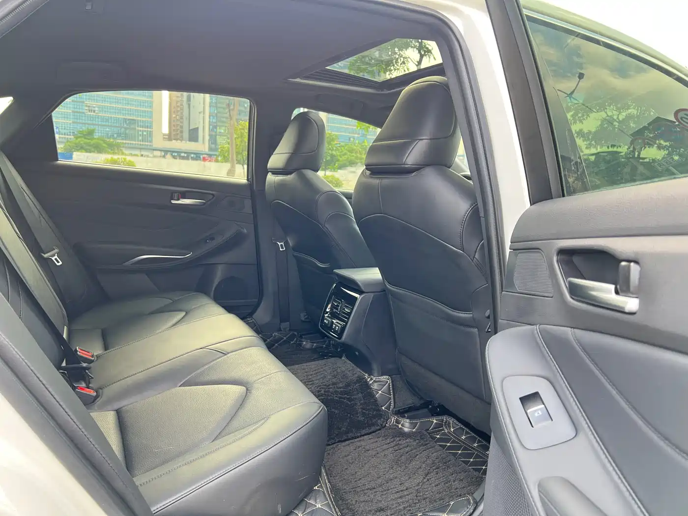 Toyota Avalon 2019 2.0L XLE Premium Edition (China VI) фото 16