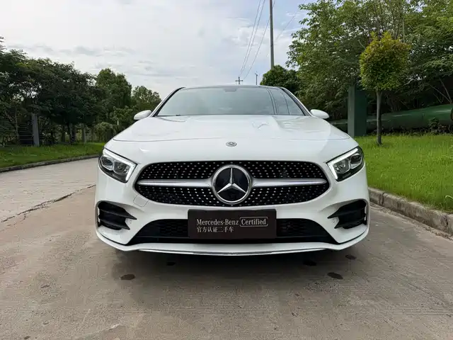 Mercedes-Benz A-Class 2020 Facelift A 200 L Sport Sedan Dynamic — фото 4