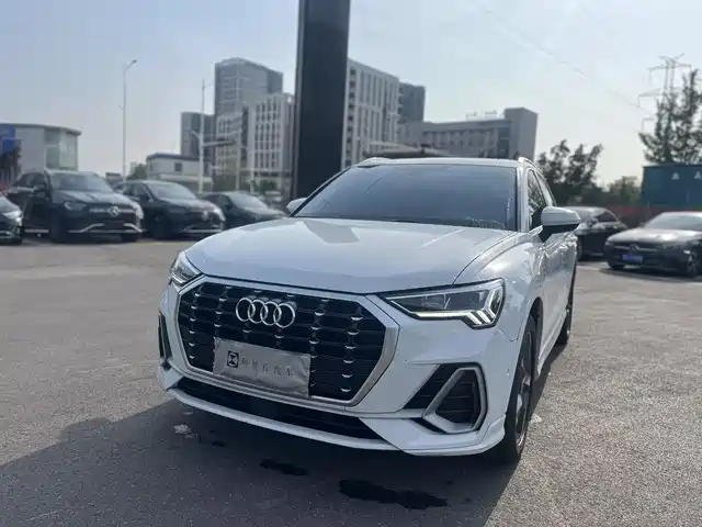 AUDI Q3 2023