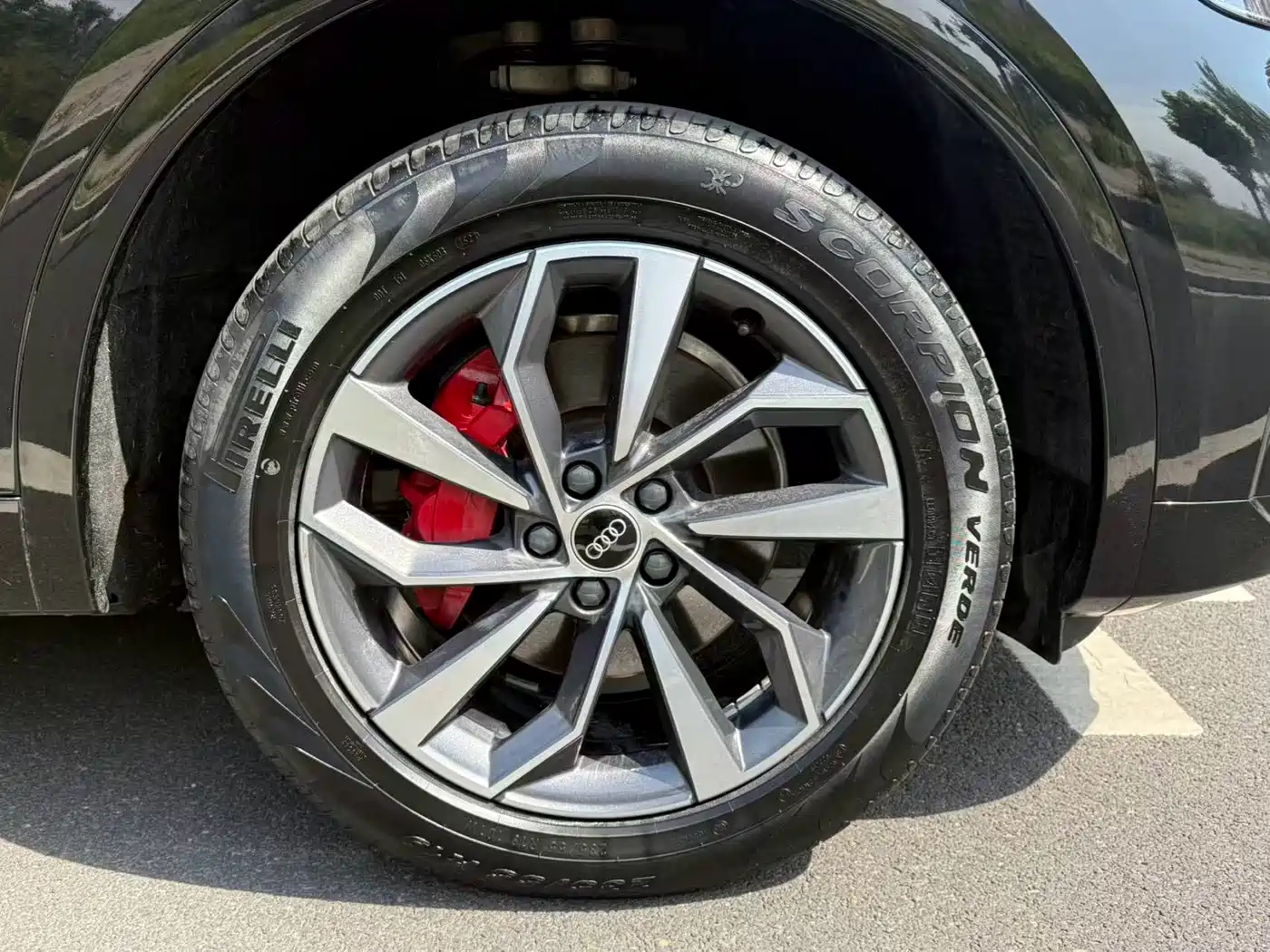 Audi Q5L 2025 40 TFSI Luxury Dynamic фото 5