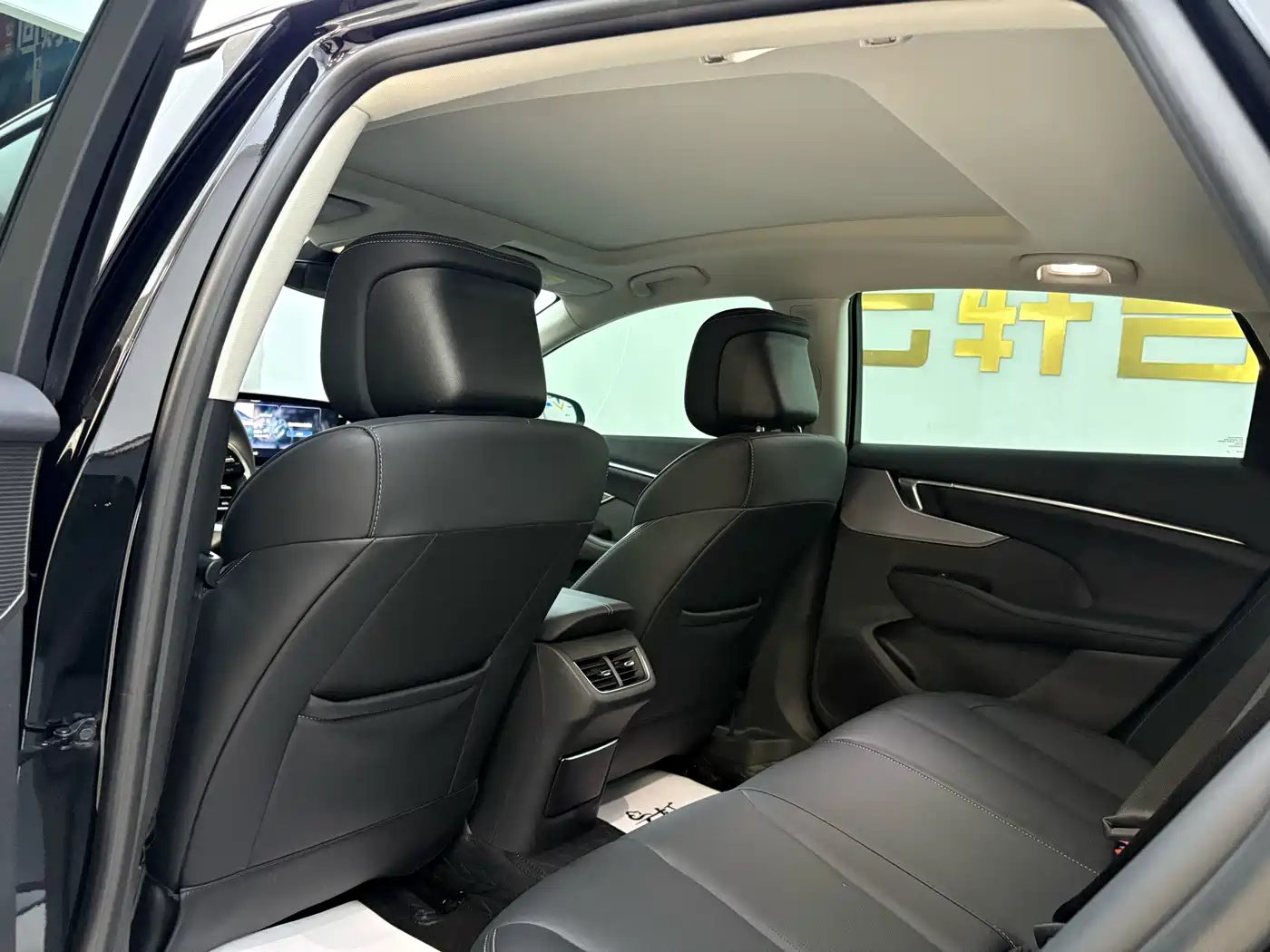 Photo 20 - Buick LaCrosse