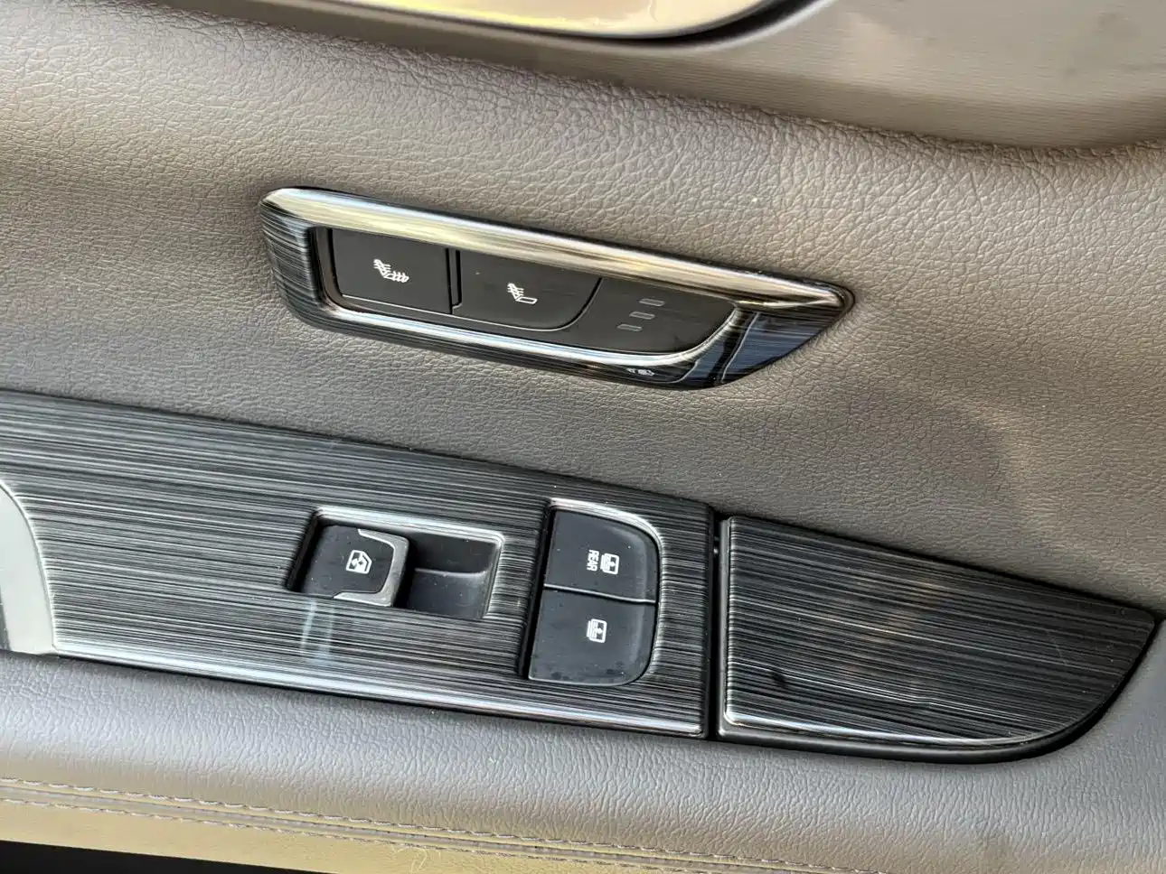 Cadillac CT6 2019 28T Leading Sport Model фото 29