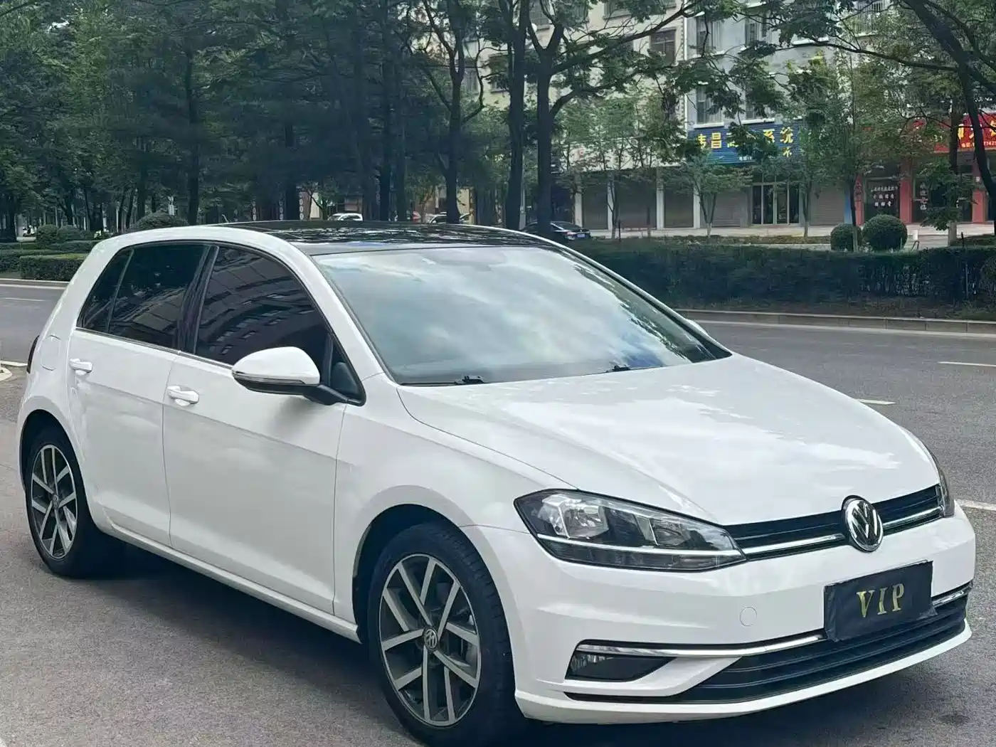 Volkswagen Golf 2020 Beloved Edition 280TSI DSG Comfort фото 2