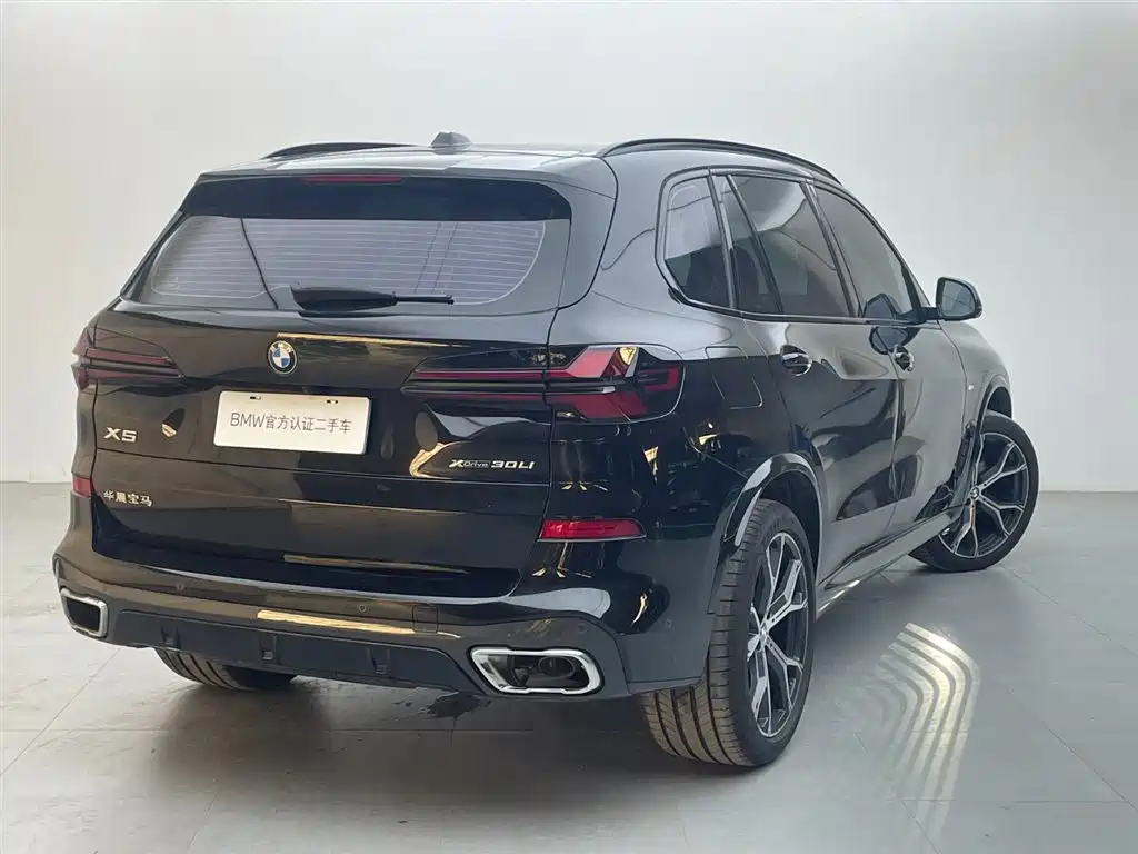 BMW X5 2025 Model xDrive 30Li Exclusive M Sport Blackout Package фото 4