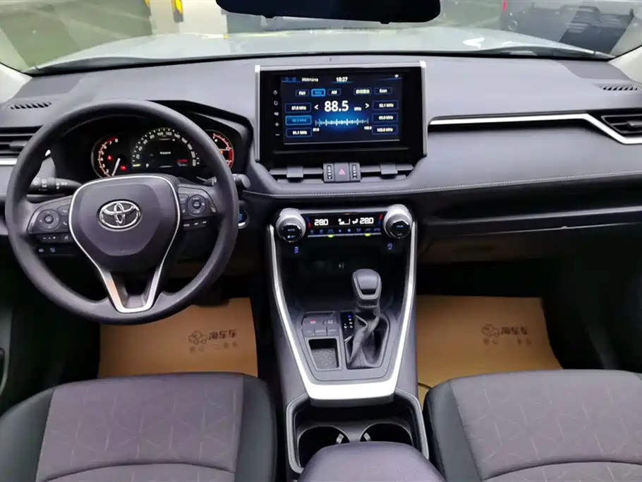 Toyota RAV4 Rongfang 2020 2.0L CVT 2WD Trend Edition фото 12