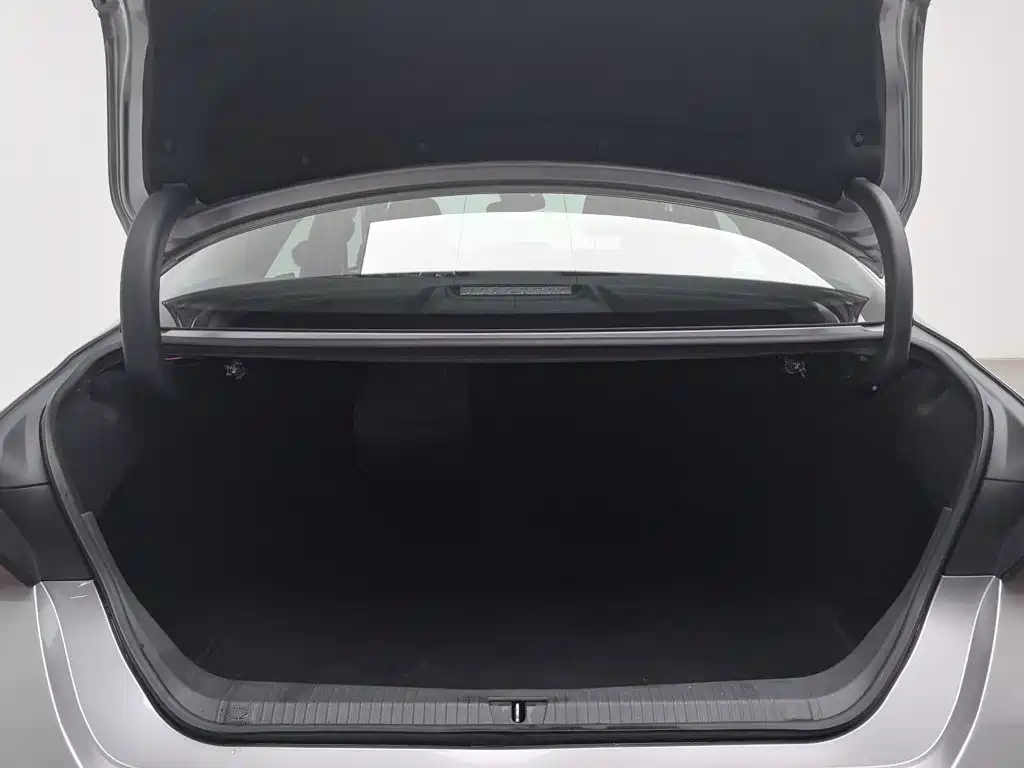 Photo 16 - Toyota Avalon
