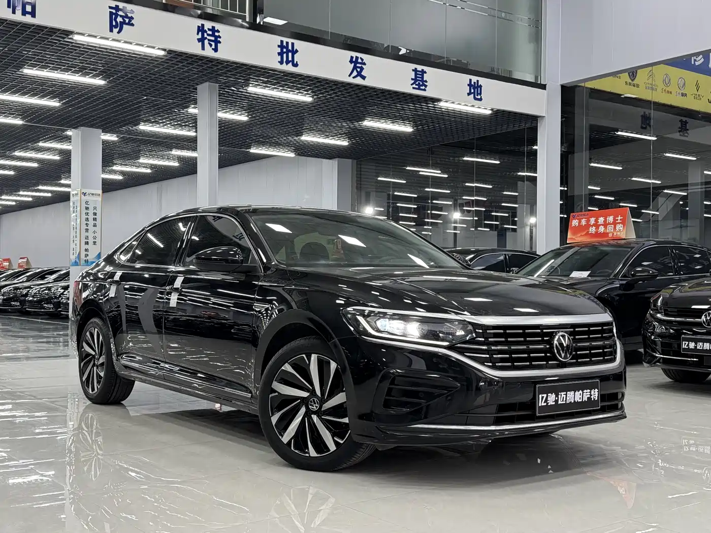 Volkswagen Passat 2023 330TSI Elite Edition фото 3