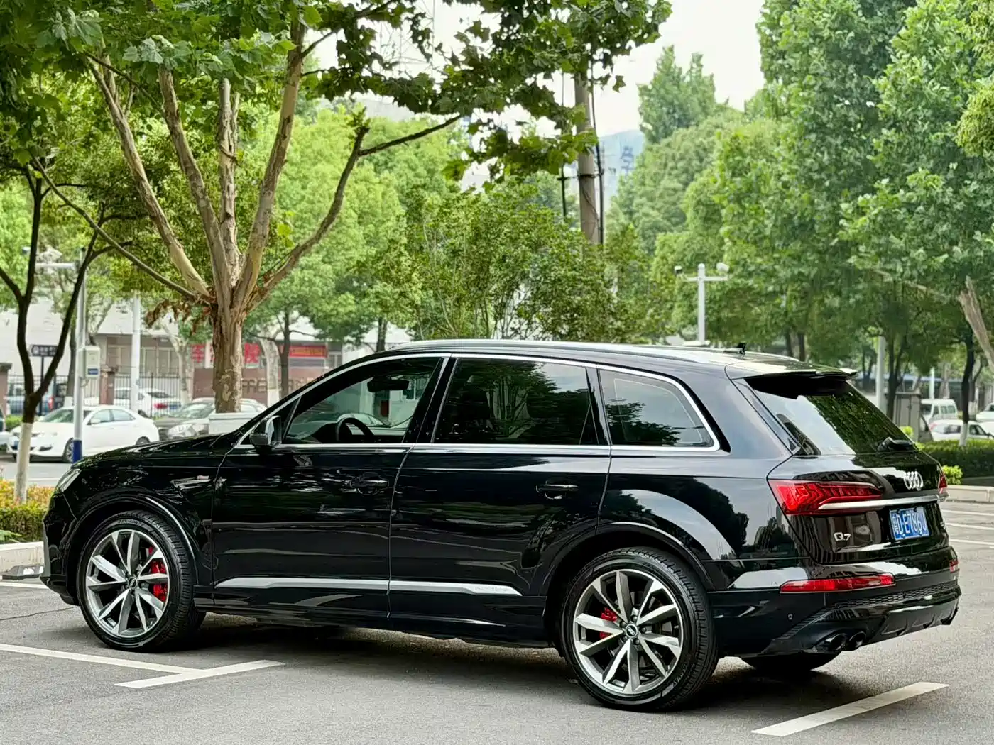 AUDI Q7