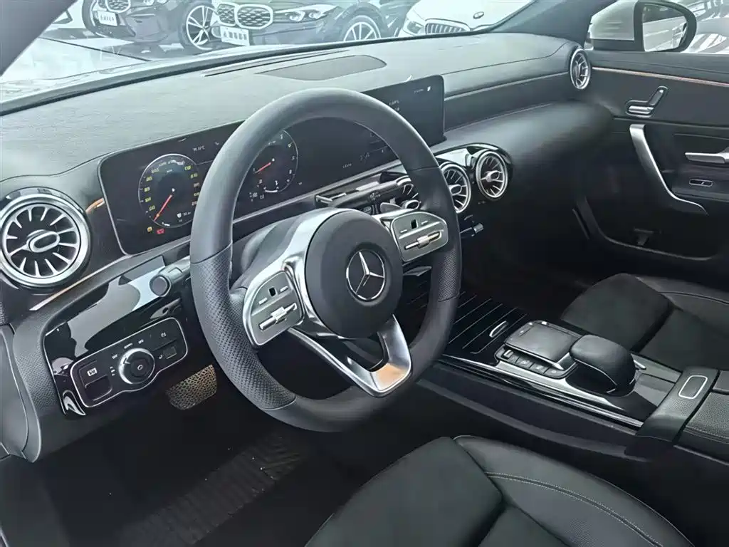Mercedes-Benz A-Class 2020 A 200 L Sport Sedan фото 5