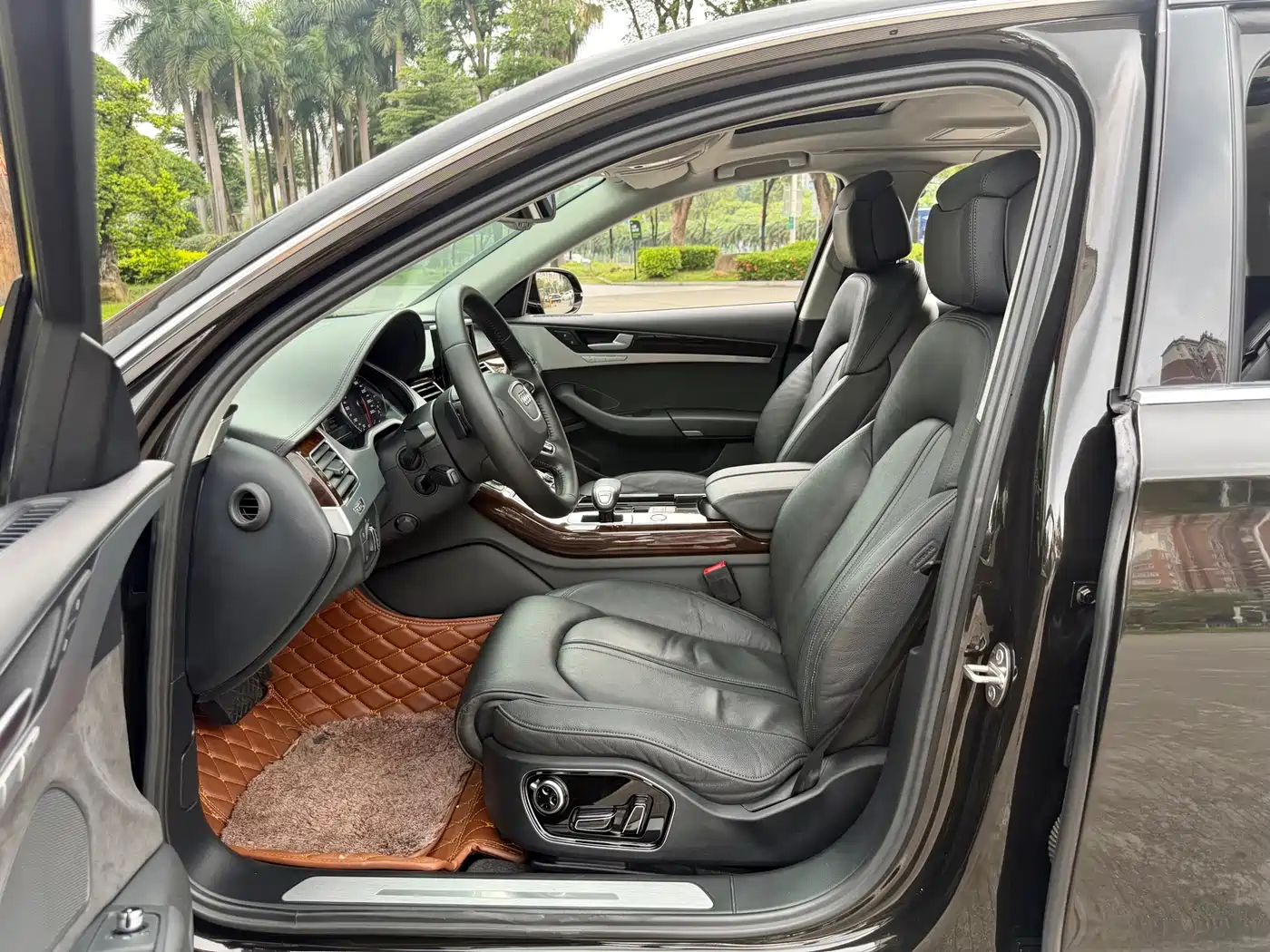Audi A8 2014 A8L 45 TFSI quattro Comfort фото 16