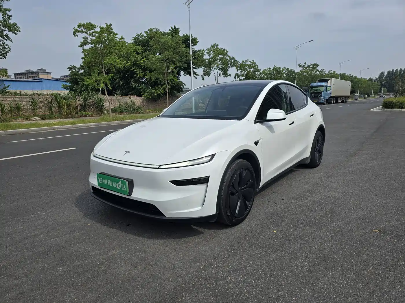 Tesla Model Y 2025 Rear-Wheel Drive