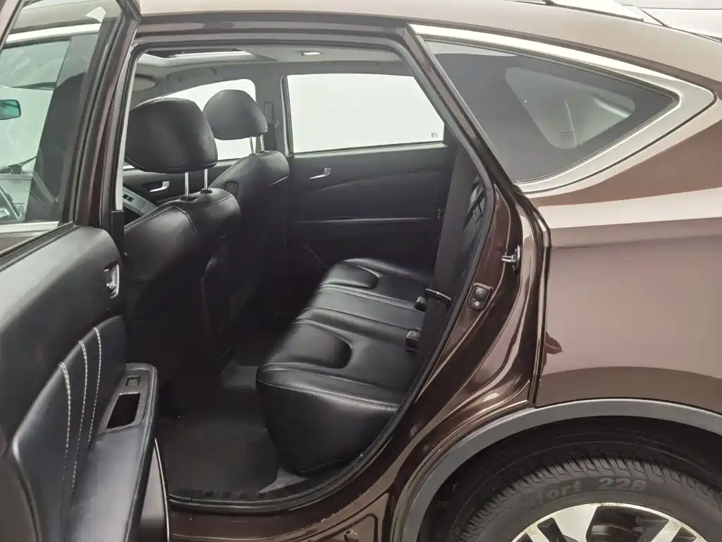 Фото 15 - Luxgen U6 SUV