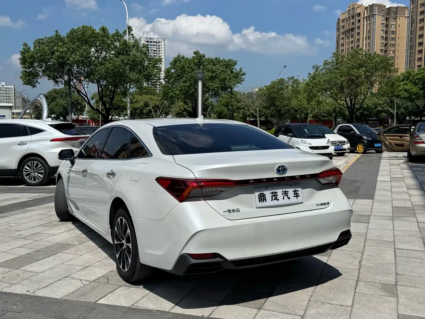 Toyota Avalon 2024 2023 Hybrid 2.5L Luxury Edition