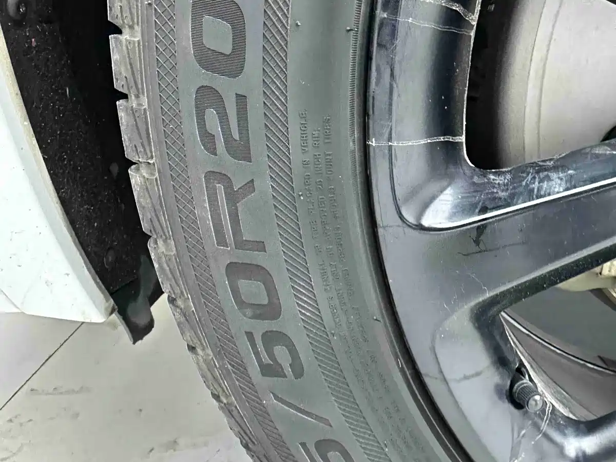 Photo 5 - Li Auto Li ONE
