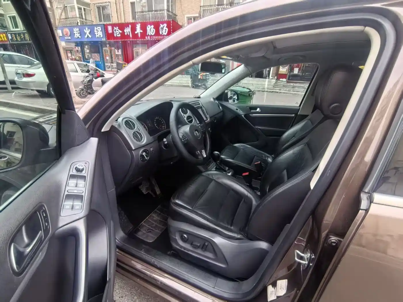 Volkswagen Tiguan 2012 2.0TSI Comfort фото 8